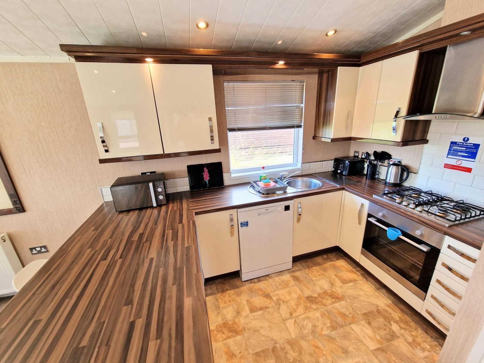 Benarty 11 With Private Hot Tub - Fife - Loch Leven - Lomond Hills - Pet Friendly Villa Kelty Luaran gambar